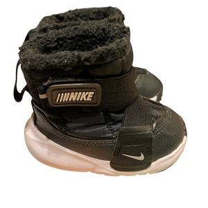 Nike Flex Advance Slip-On Snow Boot